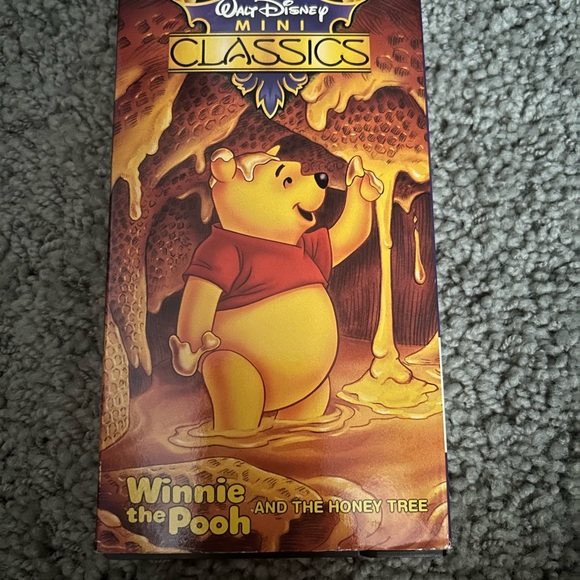 Winnie the Pooh and the honey tree vhs - Picture 1 of 2